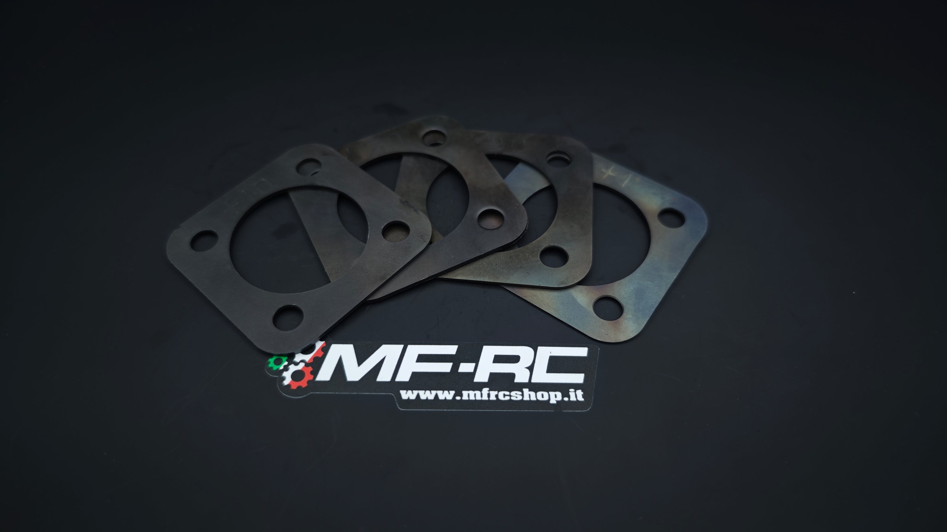 Piastre di regolazione camber / convergenza per ponte posteriore Clio Gr.A, Clio 2 Rs, Citroen C2 R2 e Peugeot 106 con appositi mozzetti